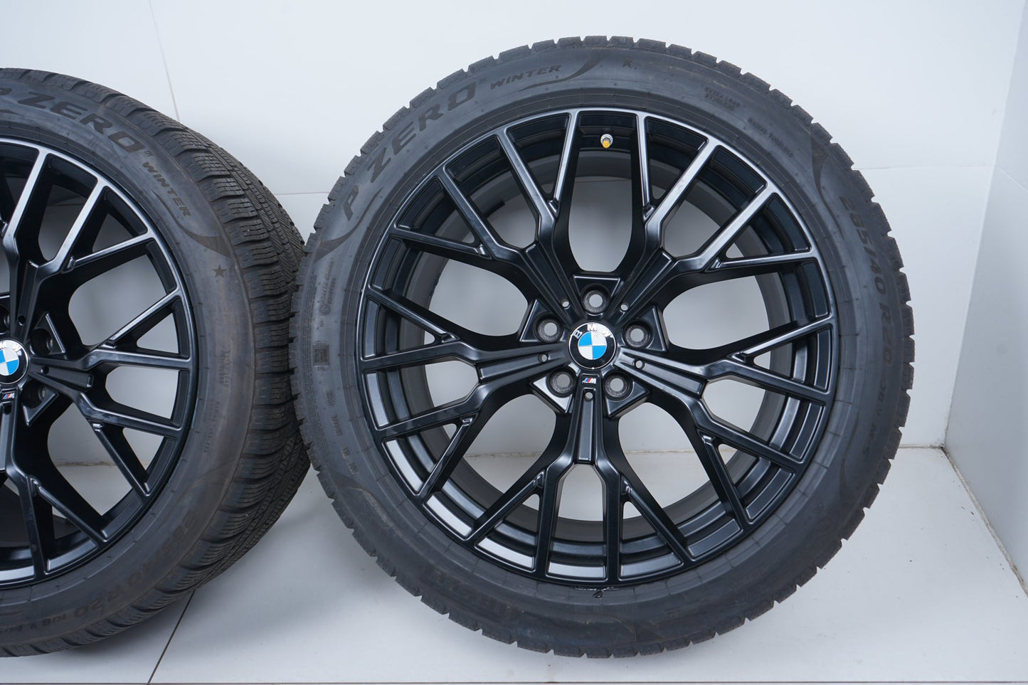 Оригинал BMW 7er i7 G70 G7L 20 Zoll 911M Бмв 7-ма серия и7 Г70 20 цола 911М зимен комплект зимни гуми