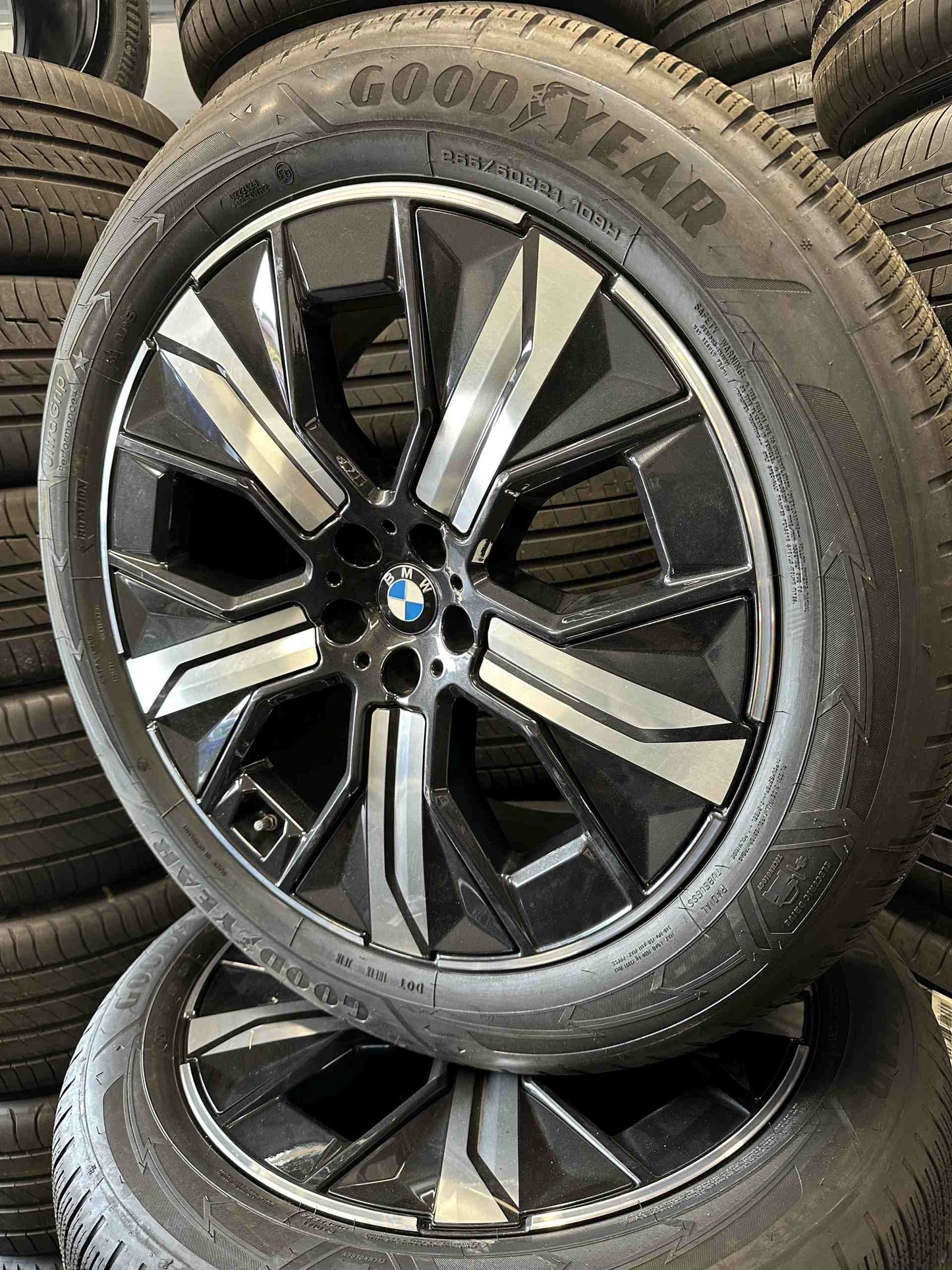 Като Нови Оригинални BMW iX20 i20 21 Zoll 1011 Бмв 21 цола джанти 1011 зимен комплект зимни гуми
