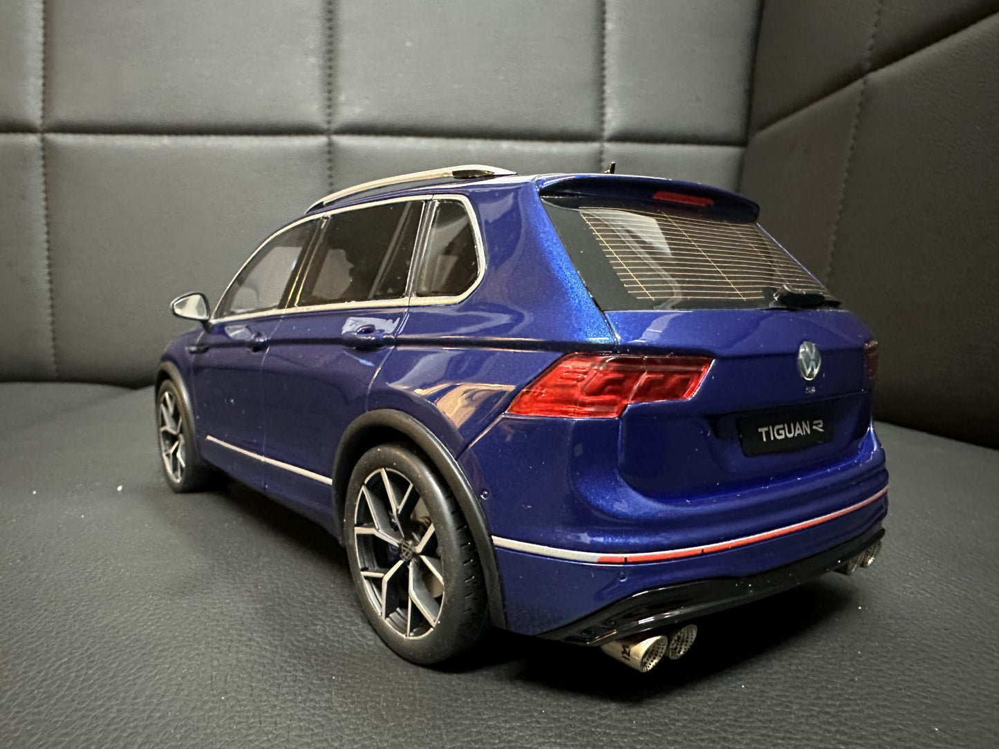 Volkswagen Tiguan R blue Limitiert 1101/1500 1:18 OTTO OT423 Фолксваген Тигуан Р син Лимитирана