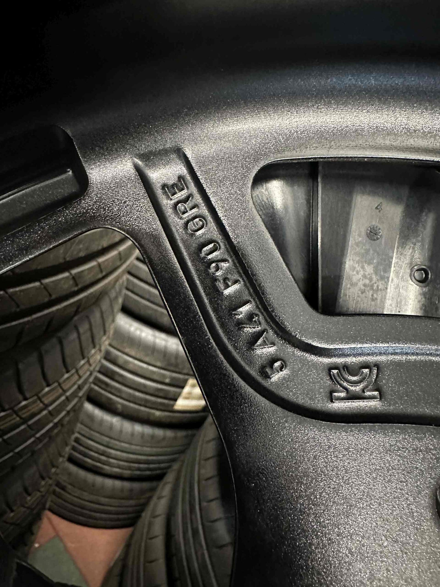 Като Нови Оригинални BMW iX20 i20 21 Zoll 1011 Бмв 21 цола джанти 1011 зимен комплект зимни гуми