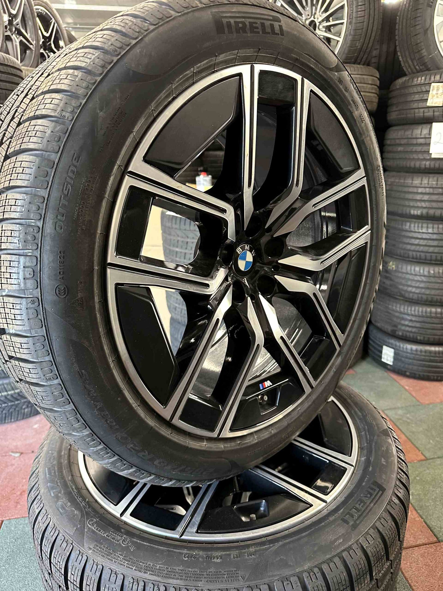 Оригинал BMW 7er i7 G70 G7L 20 Zoll 907M Бмв 7-ма серия и7 Г70 20 цола 907М зимен комплект зимни гуми