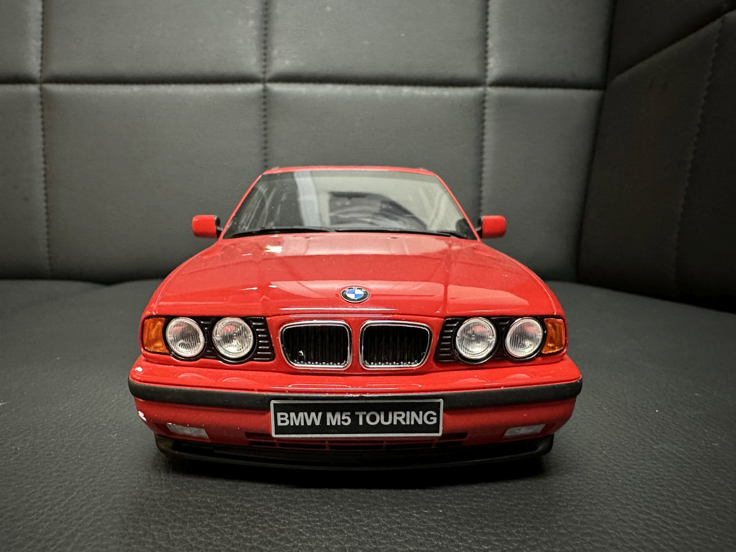 Bmw M5 E34 Kombi red Limitiert 1111/3000 1:18 OTTO OT951 Бмв M5 Е34 Комби червен Лимитирана