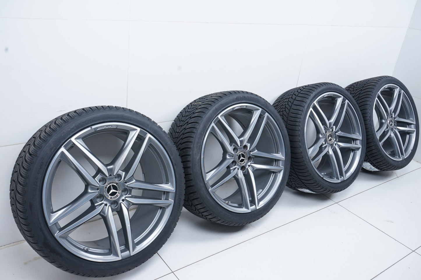 Нови Оригинал Mercedes E63 AMG W213 20 Zoll Мерцедес E63 AMG W213 20 цола зимен комплект зимни гуми