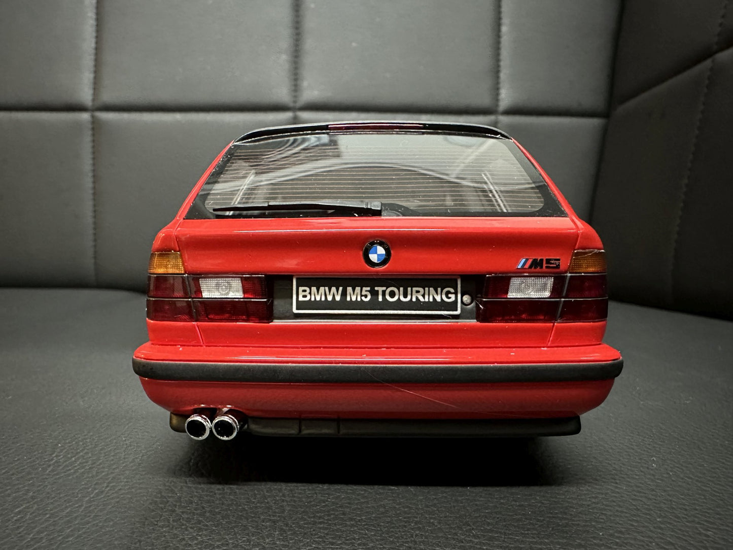 Bmw M5 E34 Kombi red Limitiert 1111/3000 1:18 OTTO OT951 Бмв M5 Е34 Комби червен Лимитирана