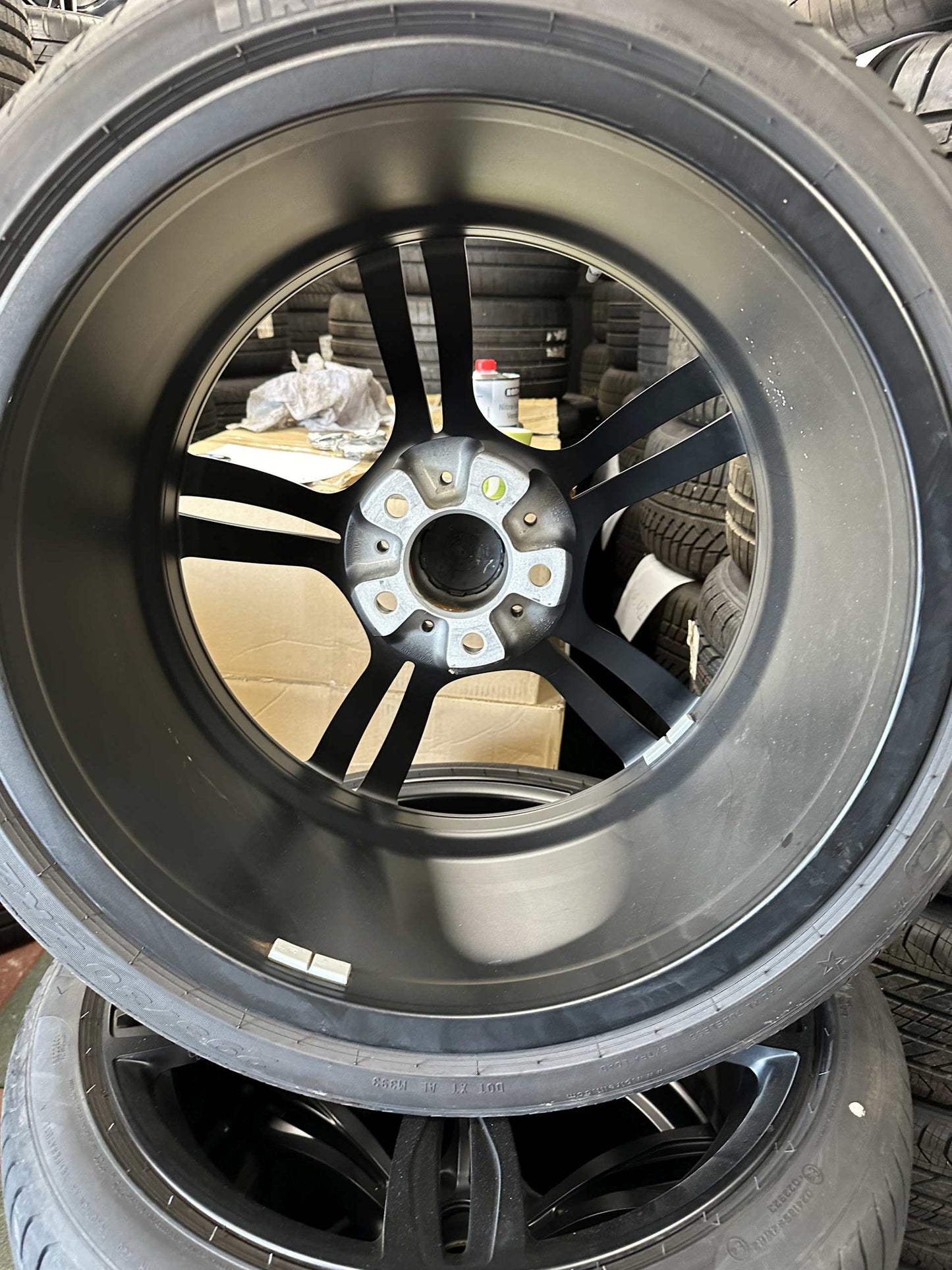 Оригинал BMW M6 F12 F13 E63 20 Zoll Бмв 6-та серия E63 M6 F12 F13 20 цола Алуминиеви джанти М343 летен комплект летни гуми