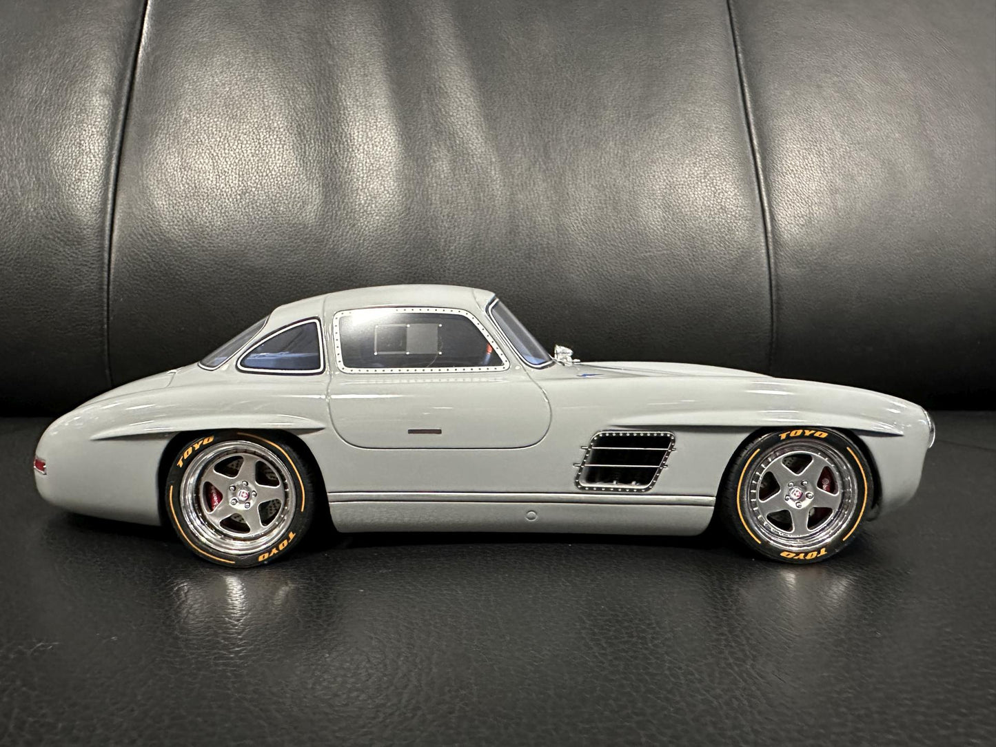 Mercedes Benz 300SL S-Klub Gullwing grey Limitiert 999pcs 1:18 GT Spirit GT418 Мерцедес Бенц 300СЛ сив Лимитирана