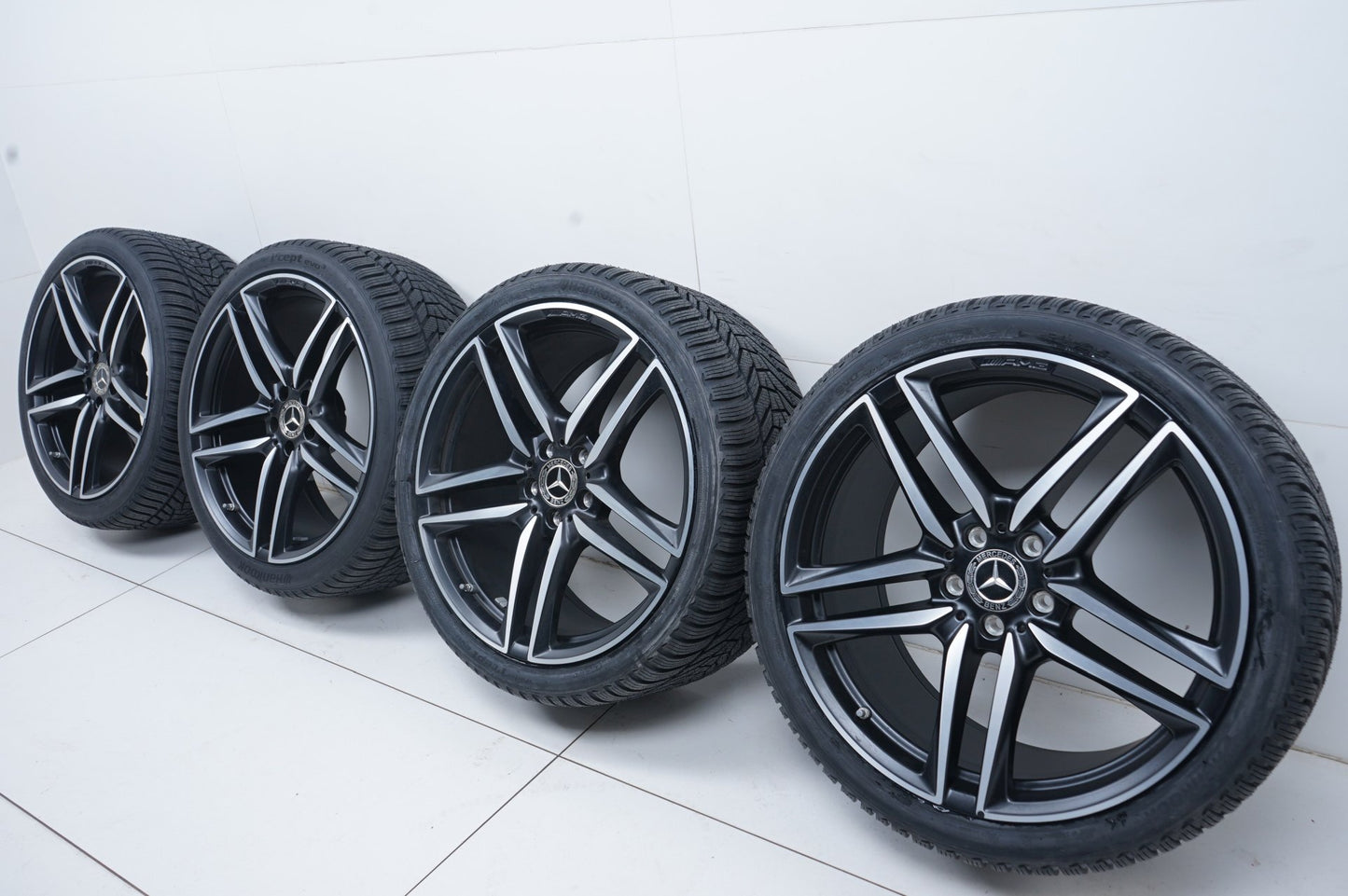 Нови Оригинал Mercedes E63 AMG W213 20 Zoll Мерцедес E63 AMG W213 20 цола зимен комплект зимни гуми