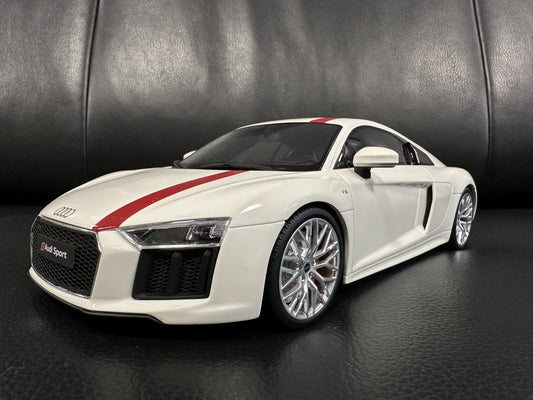 Audi R8 V10 RWS white Limitiert 188/999 1:18 GT Spirit GT247 Ауди Р8 В10 Лимитирана бял