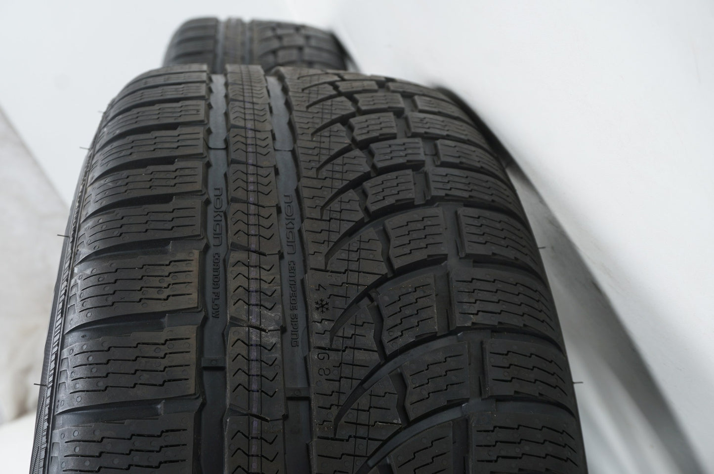 Нови Оригинални BMW X5 G05 18 Zoll Бмв 255 55 18 цола зимен комплект зимни гуми 5x112