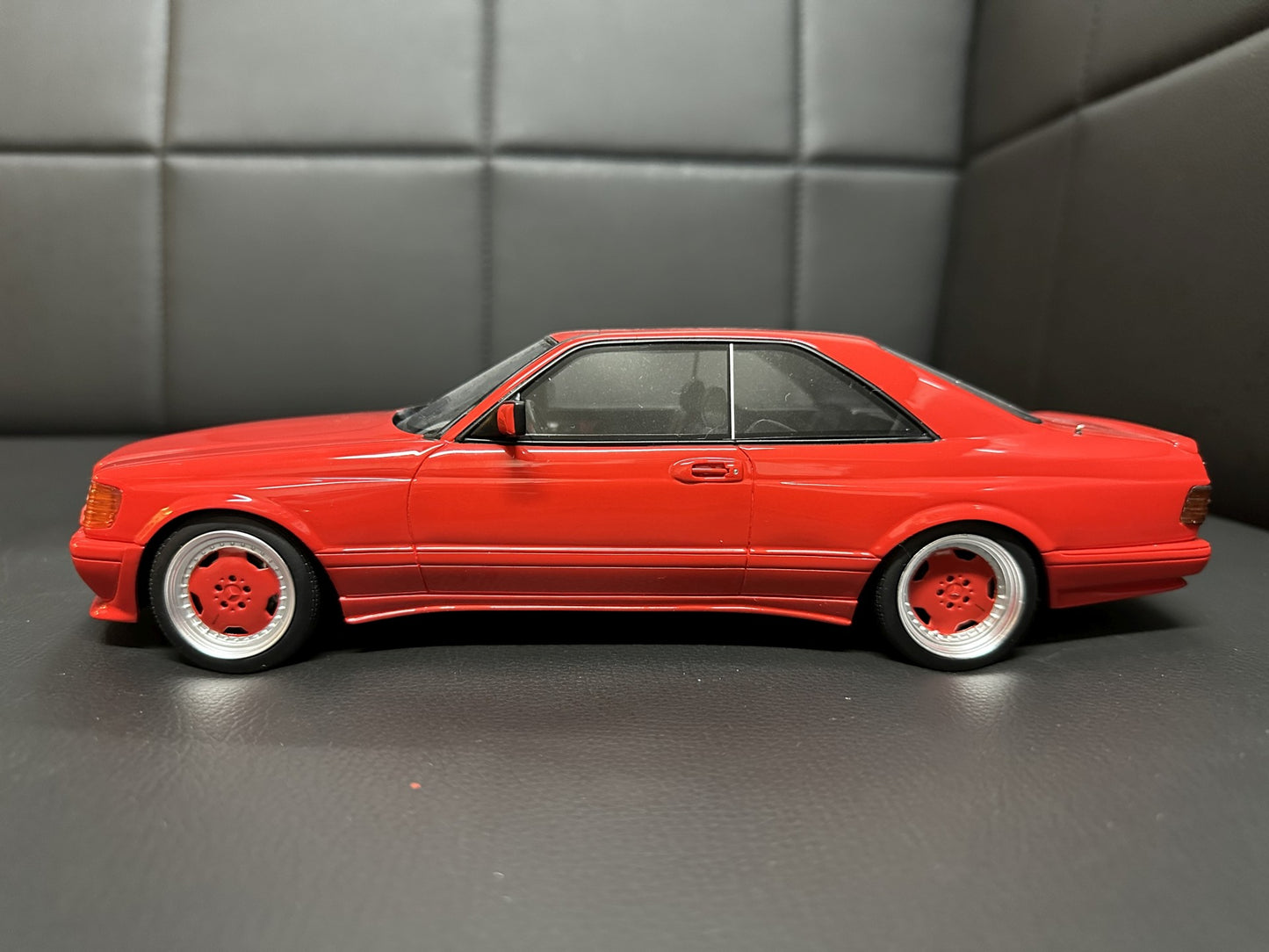 Mercedes Benz 560SEC AMG W126 Red Limitiert 1968/2000  1:18 OTTO OT995 Мерцедес Бенц Лимитирана червен