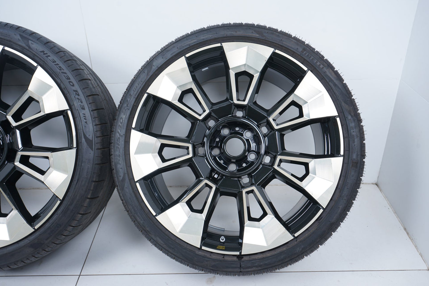 Оригинал BMW XM G09 23 Zoll 923M Бмв 23 цола Г09 Алуминиеви джанти 923М летен комплект летни гуми