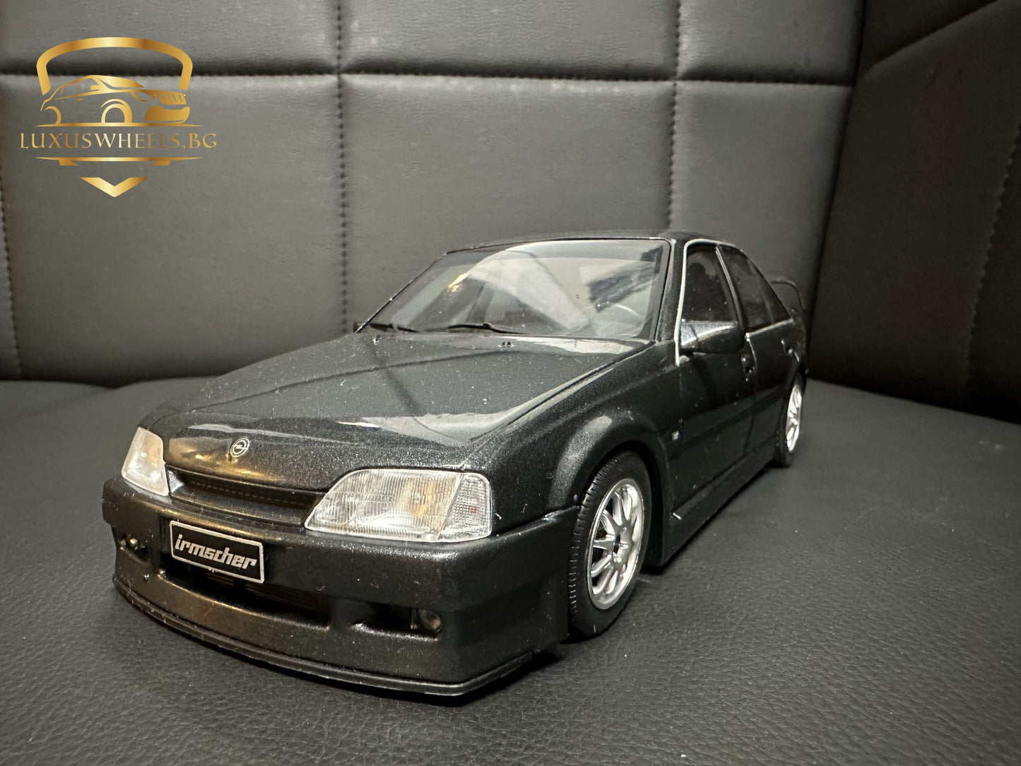 Opel Omega EVO500 1990 black 1:18 Solido S1809701  Опел Омега ЕВО500 1990 черен