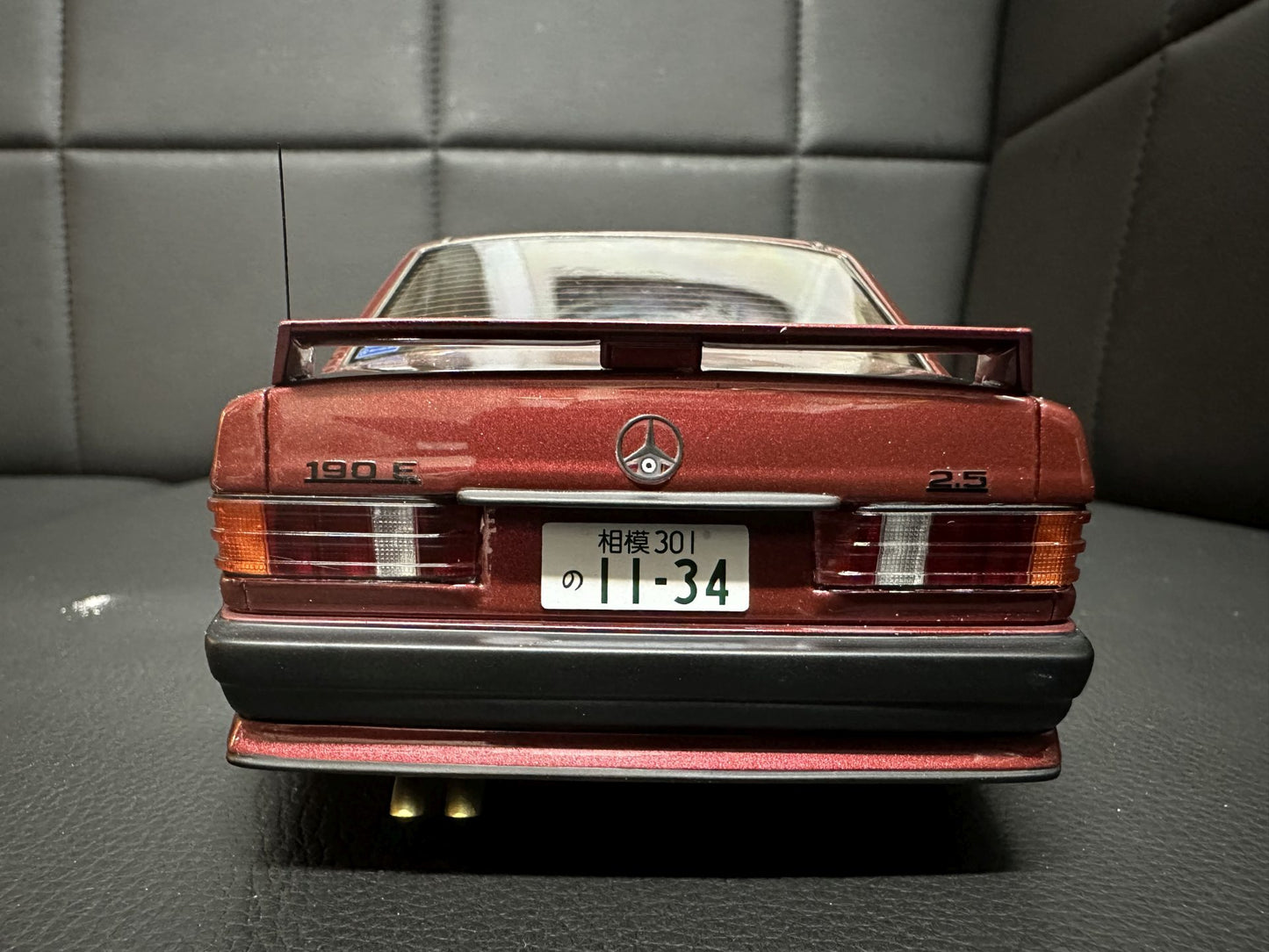 Mercedes Benz 190E 2.5-16 Rauh-Welt Republik red 1:18 OTTO OT1083 Мерцедес Бенц 190Е вишнев цвят Лимитирана