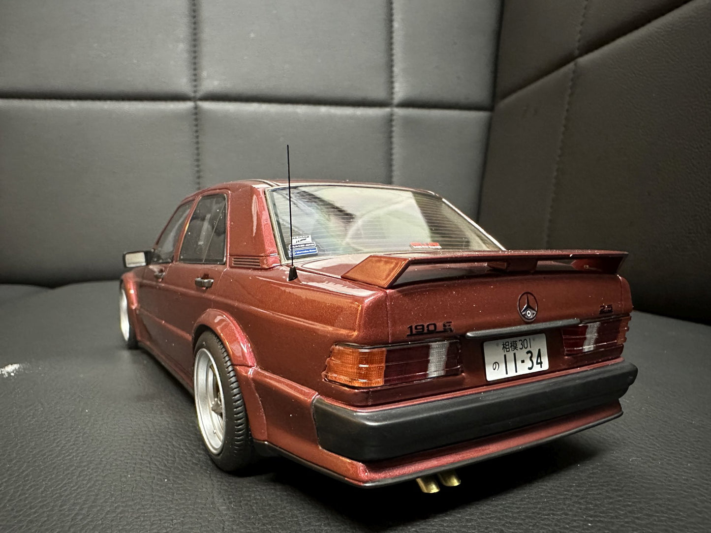 Mercedes Benz 190E 2.5-16 Rauh-Welt Republik red 1:18 OTTO OT1083 Мерцедес Бенц 190Е вишнев цвят Лимитирана