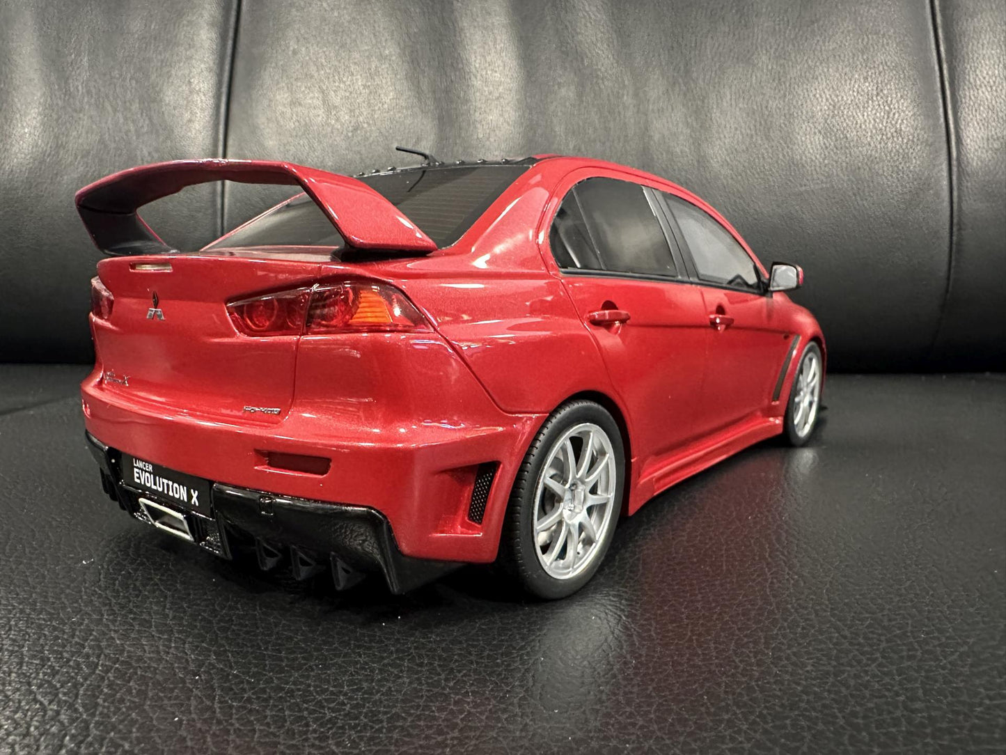 Mitsubishi Lancer EVO X FQ 400 2012 red Limitiert 355/2000 1:18 OTTO OT1084 Митсубиши Лансер Лимитирана