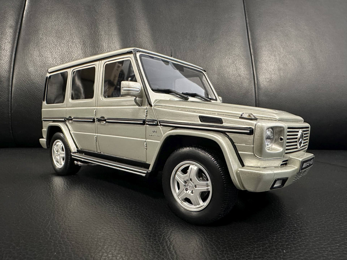 Mercedes Benz G55 AMG iridium silver 2003 Limitiert 53/999 1:18 Ottomobile OT1126 Мерцедес Бенц Г55 АМГ сив Лимитирана