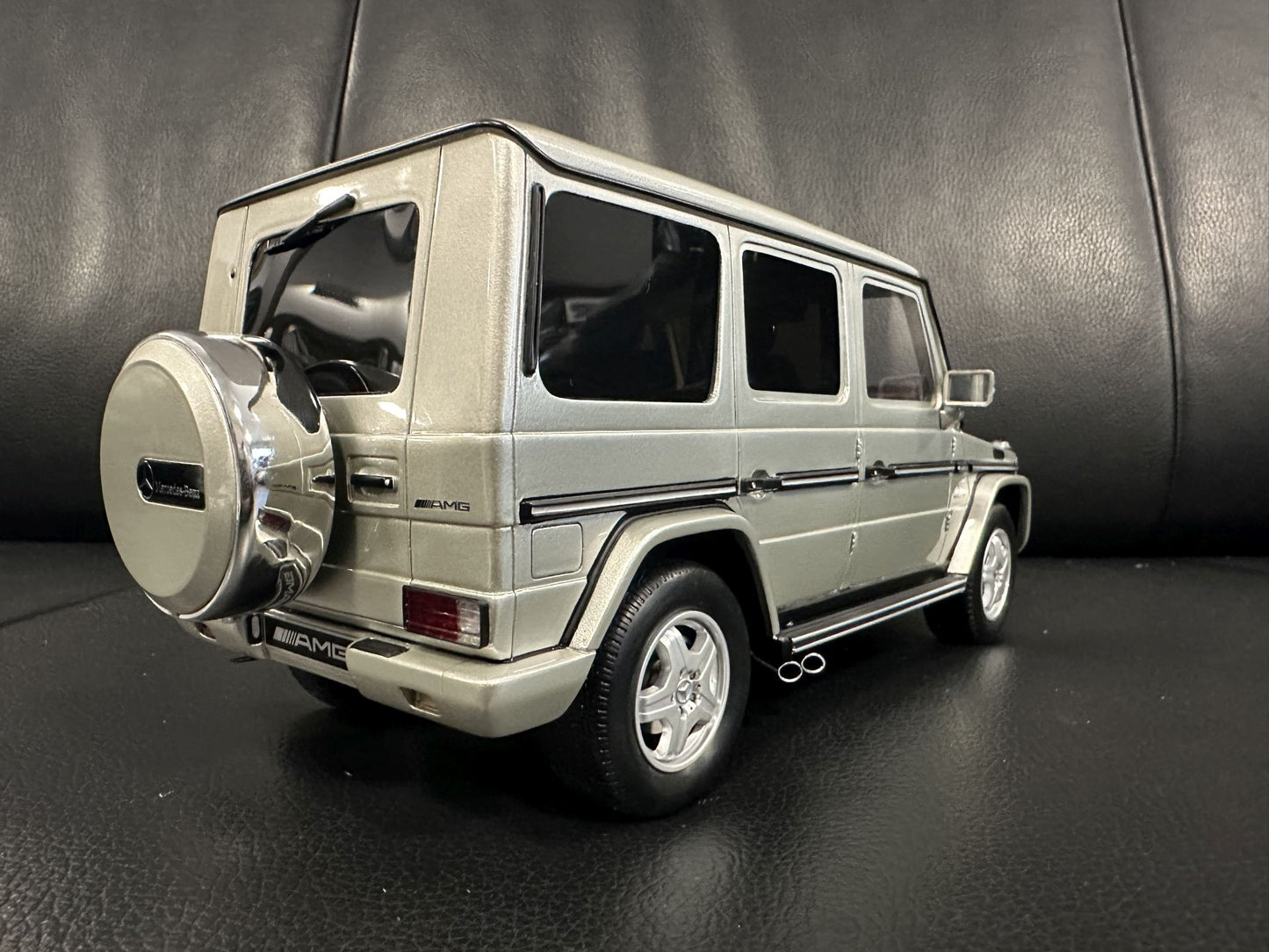Mercedes Benz G55 AMG iridium silver 2003 Limitiert 53/999 1:18 Ottomobile OT1126 Мерцедес Бенц Г55 АМГ сив Лимитирана