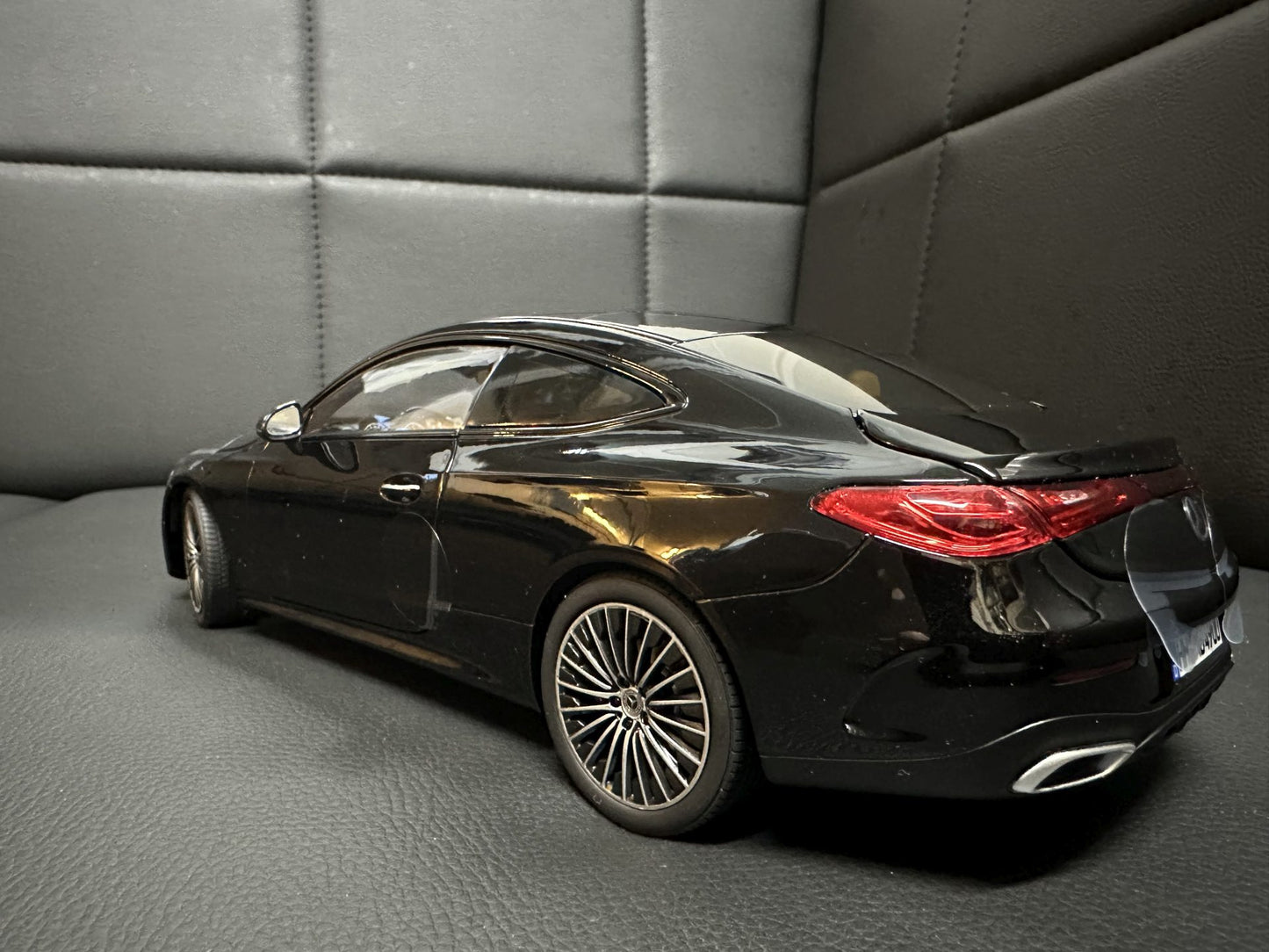 Mercedes Benz CLE W236 black 1:18 NOREV 183937 Мерцедес Бенц ЦЛЕ черен отваряем