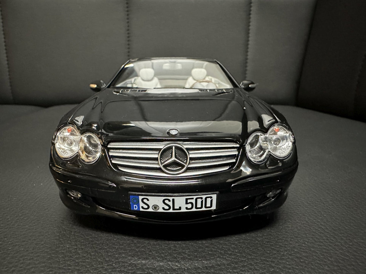 Mercedes Benz SL500 W230 2003 black 1:18 NOREV 183840 Мерцедес Бенц СЛ500 черен отваряем