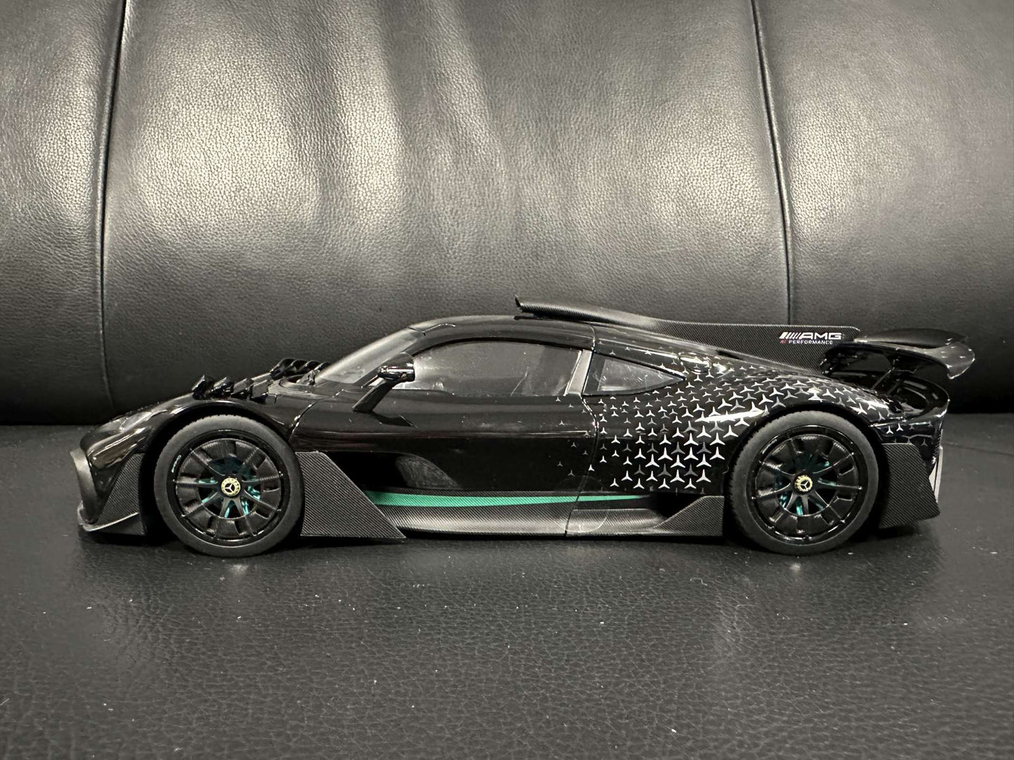 Mercedes Benz AMG One C298 black Styling Paket Star 1:18 Scale B66961042 Мерцедес Бенц АМГ 1 отваряем черен