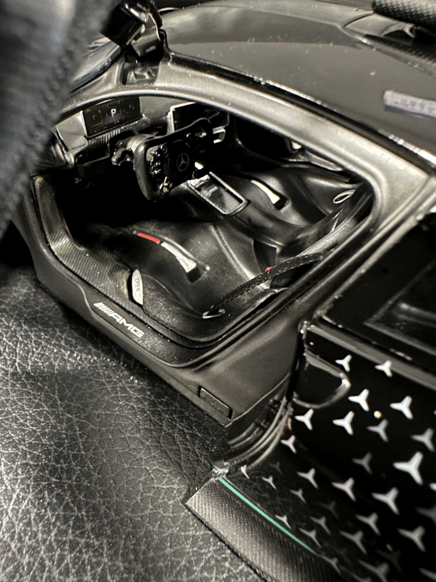 Mercedes Benz AMG One C298 black Styling Paket Star 1:18 Scale B66961042 Мерцедес Бенц АМГ 1 отваряем черен