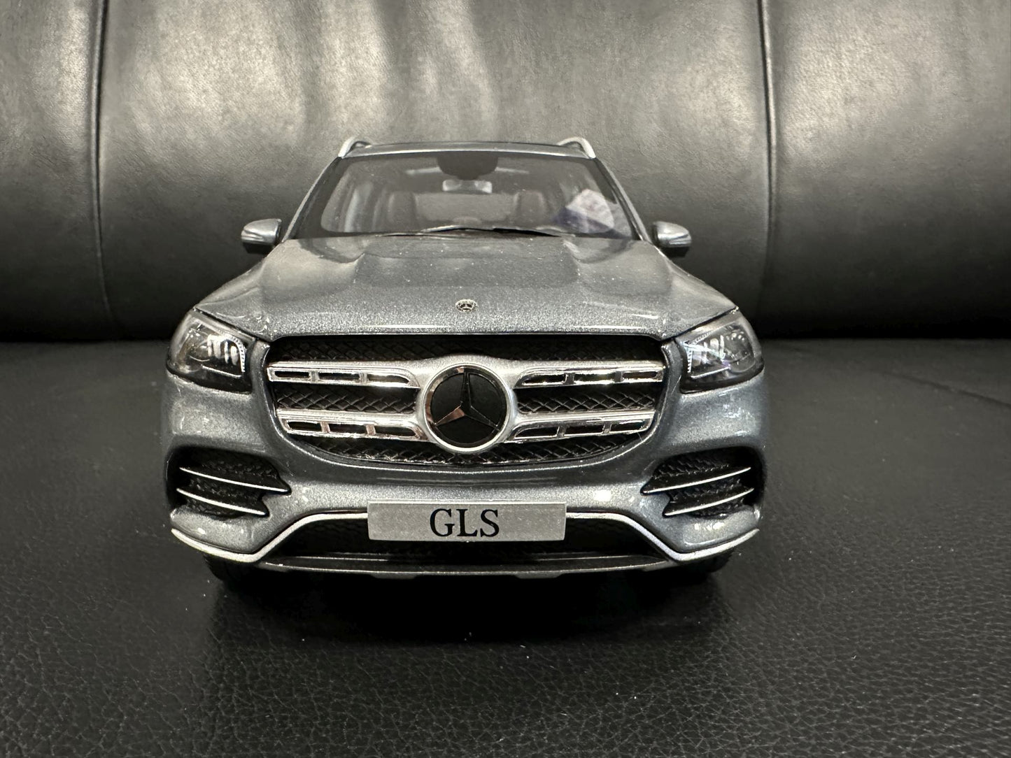 Mercedes Benz GLS X167 silver 1:18 Scale B66960623 Мерцедес Бенц ГЛС отваряем сив