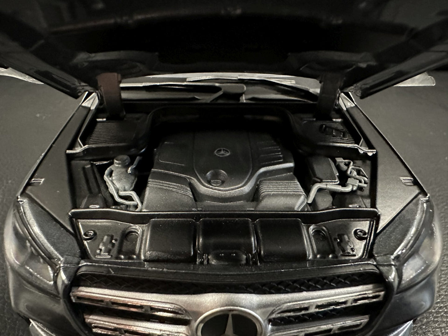 Mercedes Benz GLS X167 silver 1:18 Scale B66960623 Мерцедес Бенц ГЛС отваряем сив