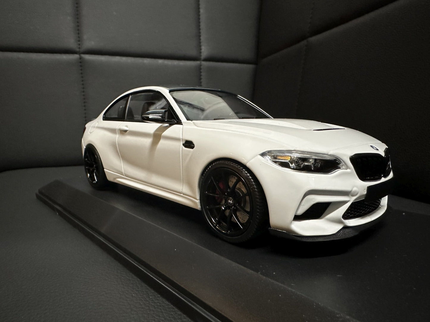 Bmw M2 CS F87 white 1:18 Minichamps 155021025 Бмв M2 бял