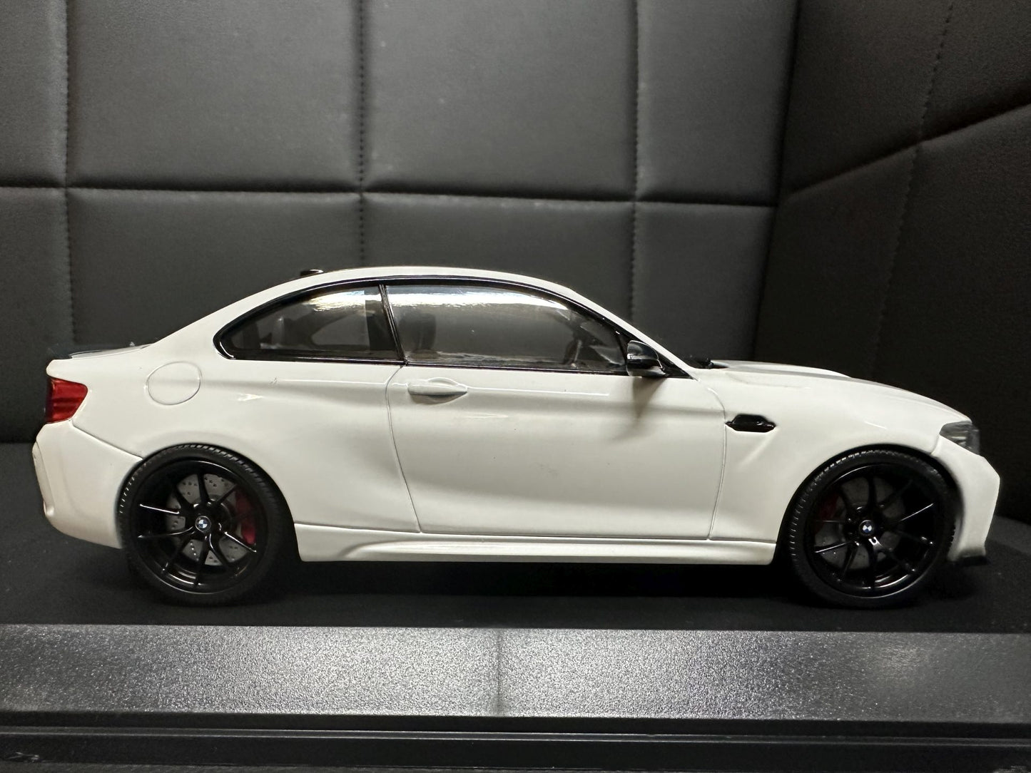 Bmw M2 CS F87 white 1:18 Minichamps 155021025 Бмв M2 бял