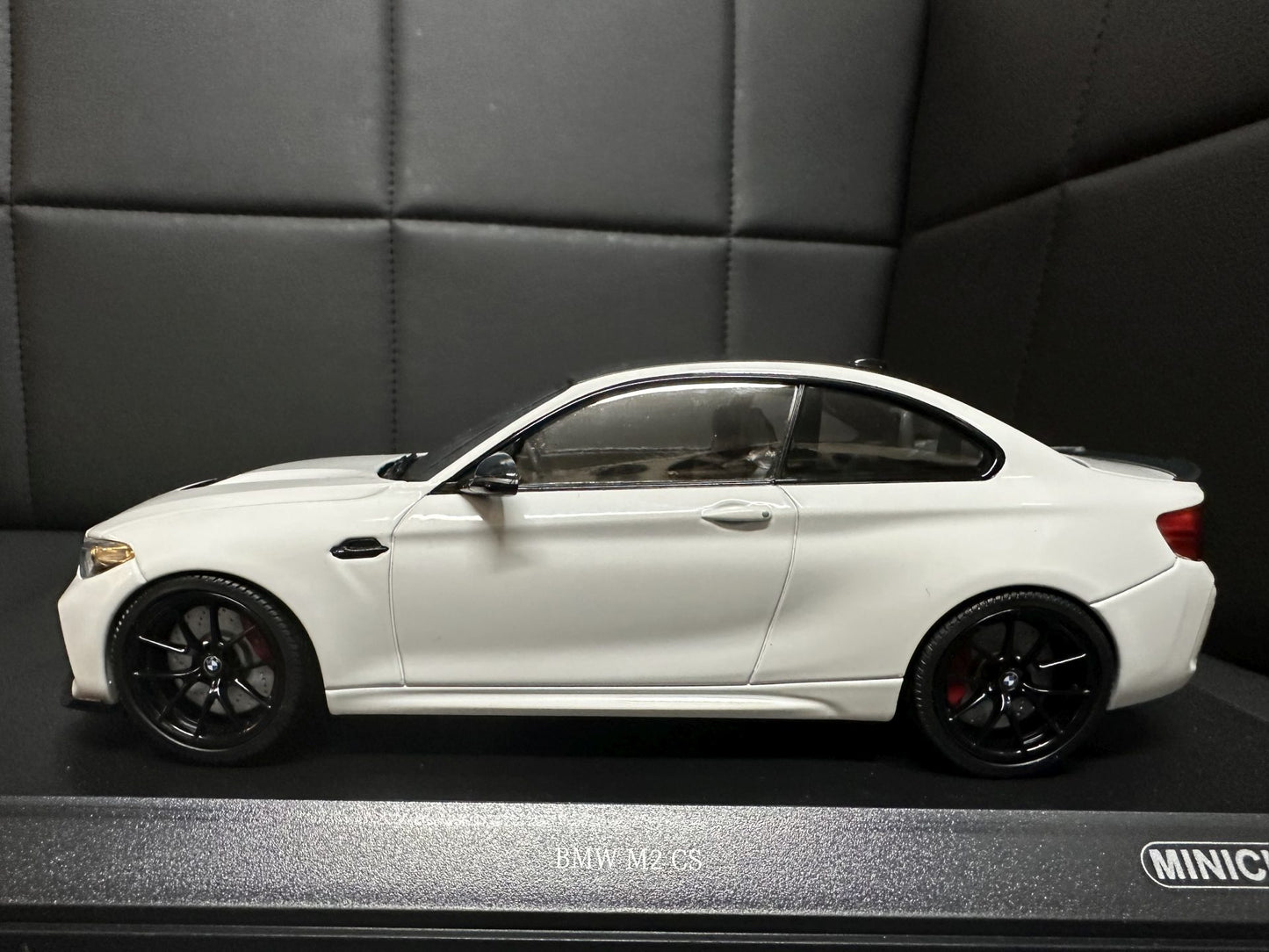 Bmw M2 CS F87 white 1:18 Minichamps 155021025 Бмв M2 бял
