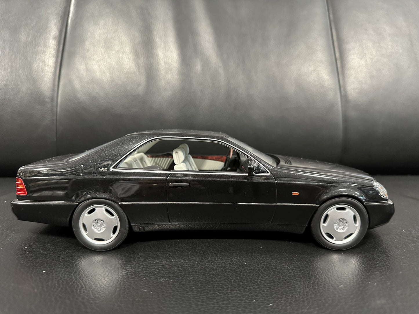 Mercedes Benz S Klasse 600SEC V12 Coupe C140 1992 black 1:18 Cult Scale CML079-2 Мерцедес Бенц С Класа 600 СЕК черен