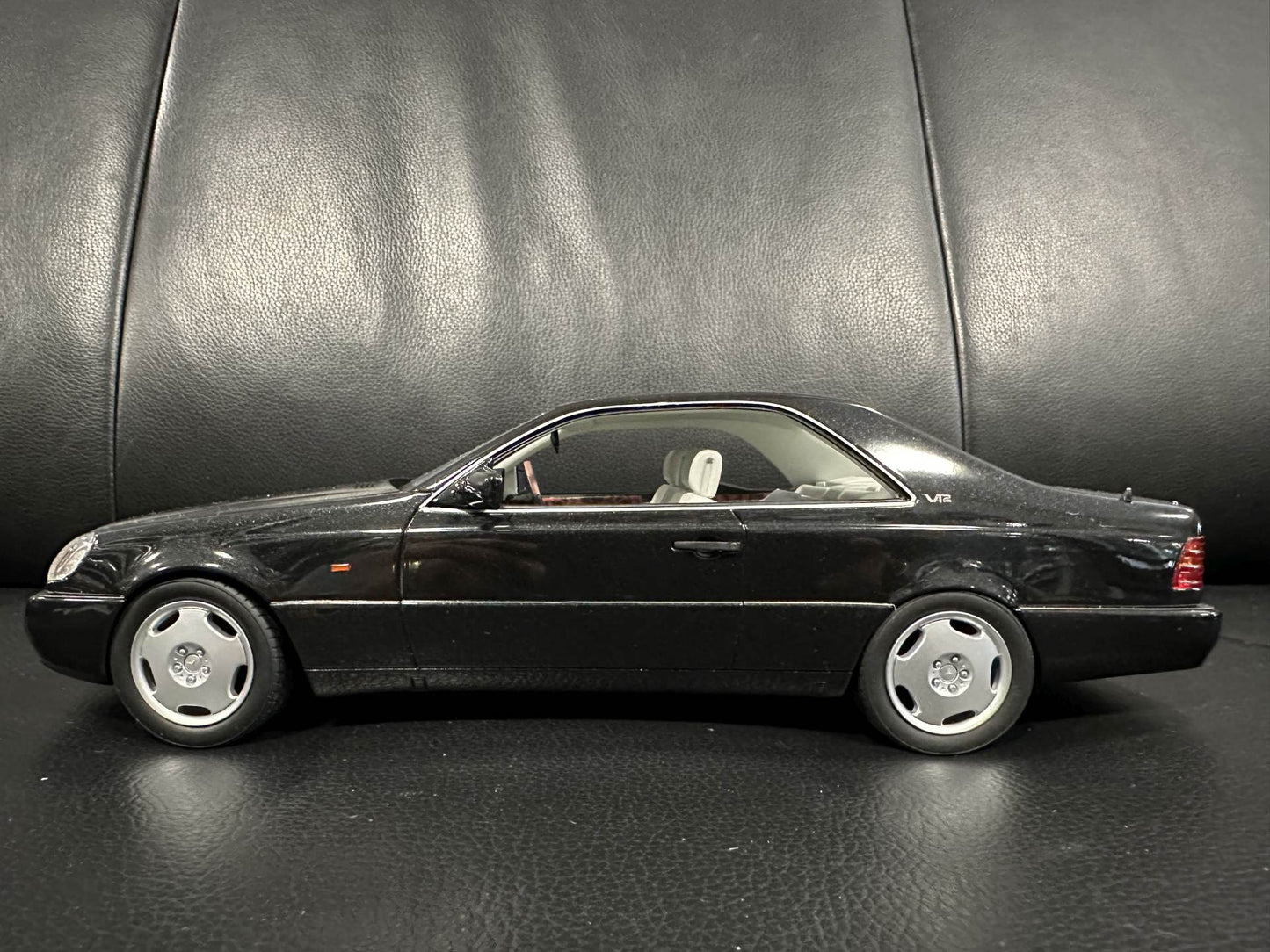 Mercedes Benz S Klasse 600SEC V12 Coupe C140 1992 black 1:18 Cult Scale CML079-2 Мерцедес Бенц С Класа 600 СЕК черен