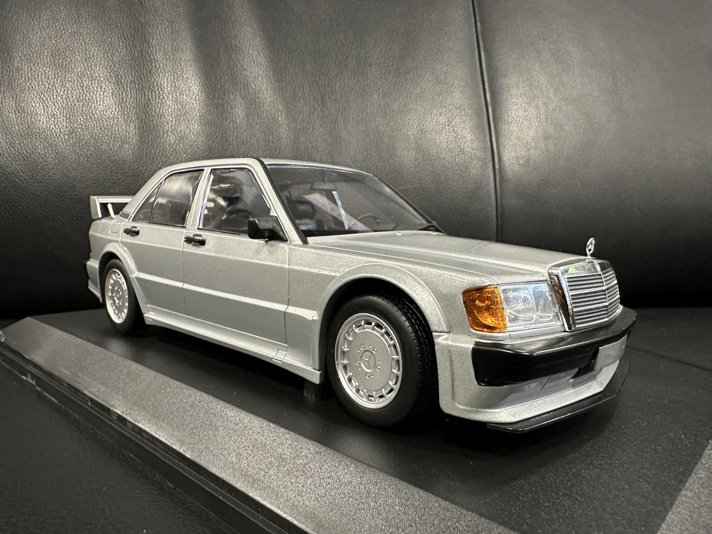 Mercedes Benz 190E 2.5 16V EVO1 silver Limitiert 804 pcs 1:18 Minichamps 155036001 Мерцедес Бенц 190Е В16 Лимитирана сив