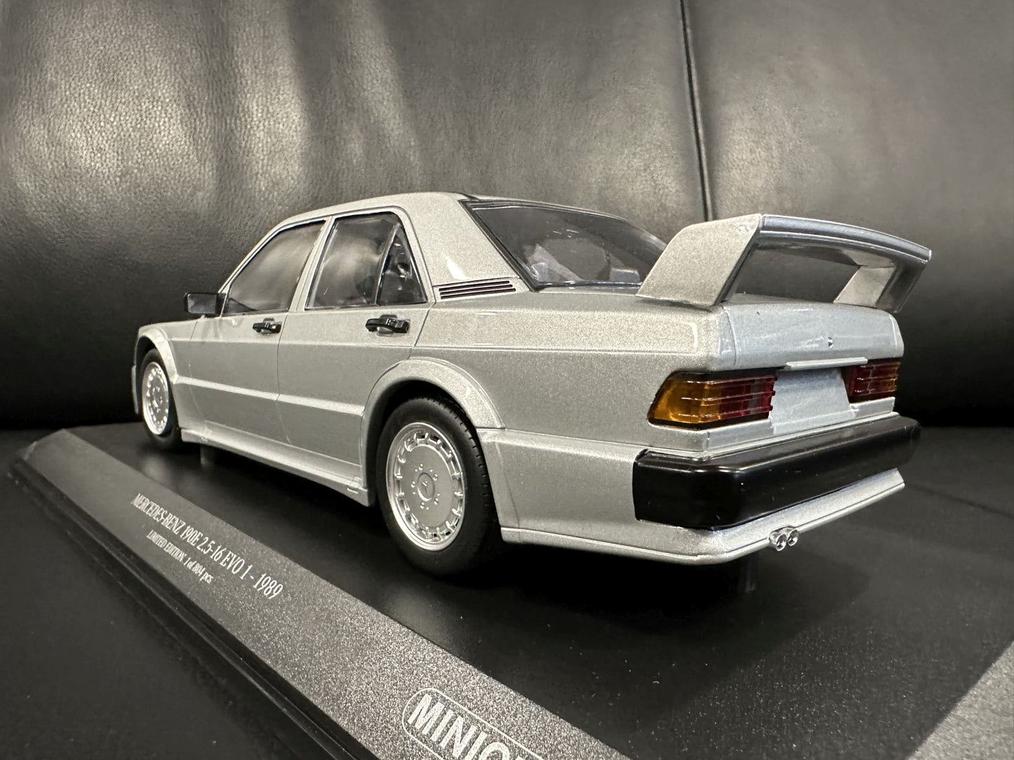 Mercedes Benz 190E 2.5 16V EVO1 silver Limitiert 804 pcs 1:18 Minichamps 155036001 Мерцедес Бенц 190Е В16 Лимитирана сив