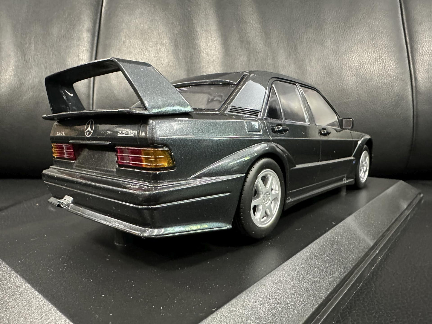 Mercedes Benz 190E 2.5 16V EVO2 1990 black Limitiert 1002 pcs 1:18 Minichamps 155036100 Мерцедес Бенц 190Е В16 Лимитирана черен