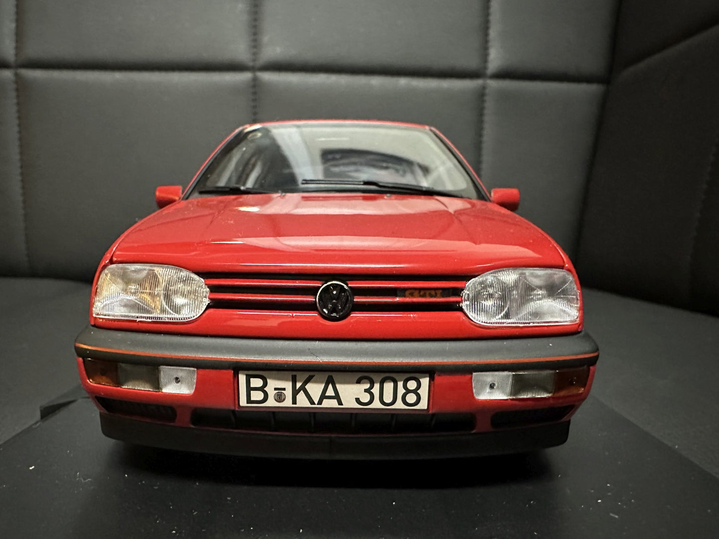 Volkswagen Golf 3 GTi red 1996 1:18 NOREV 188418 Фолксваген Голф 3 червен