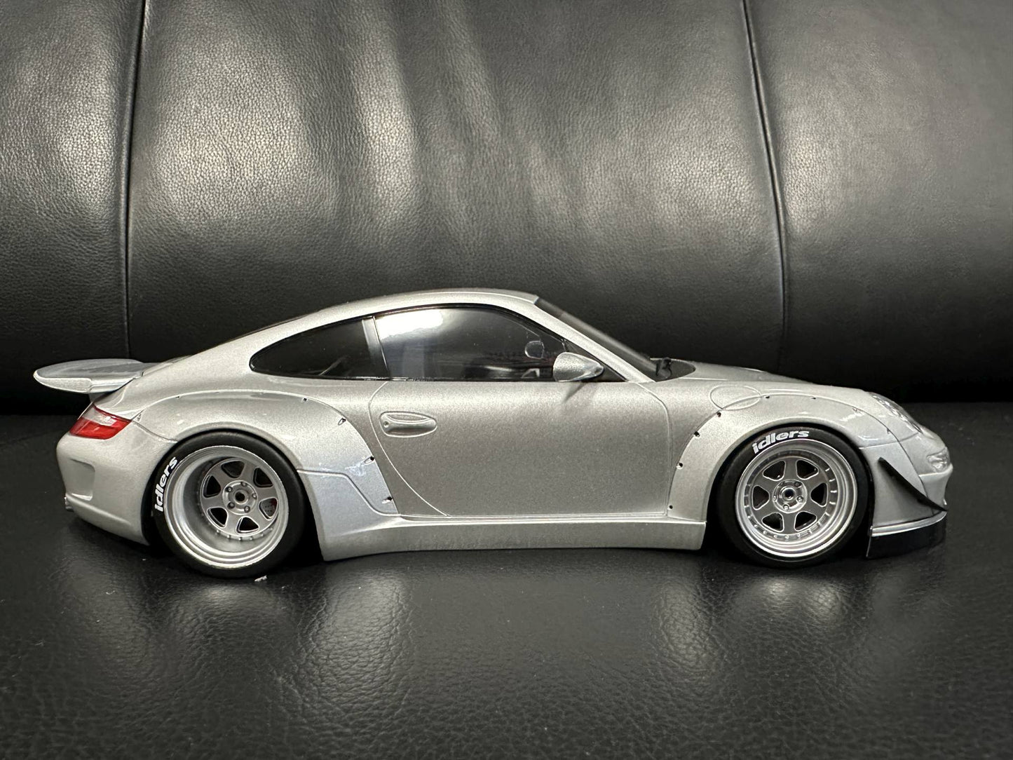 Porsche 997 RWB silver 1:18 IXO 18CMC166.22 Порше 997 сив