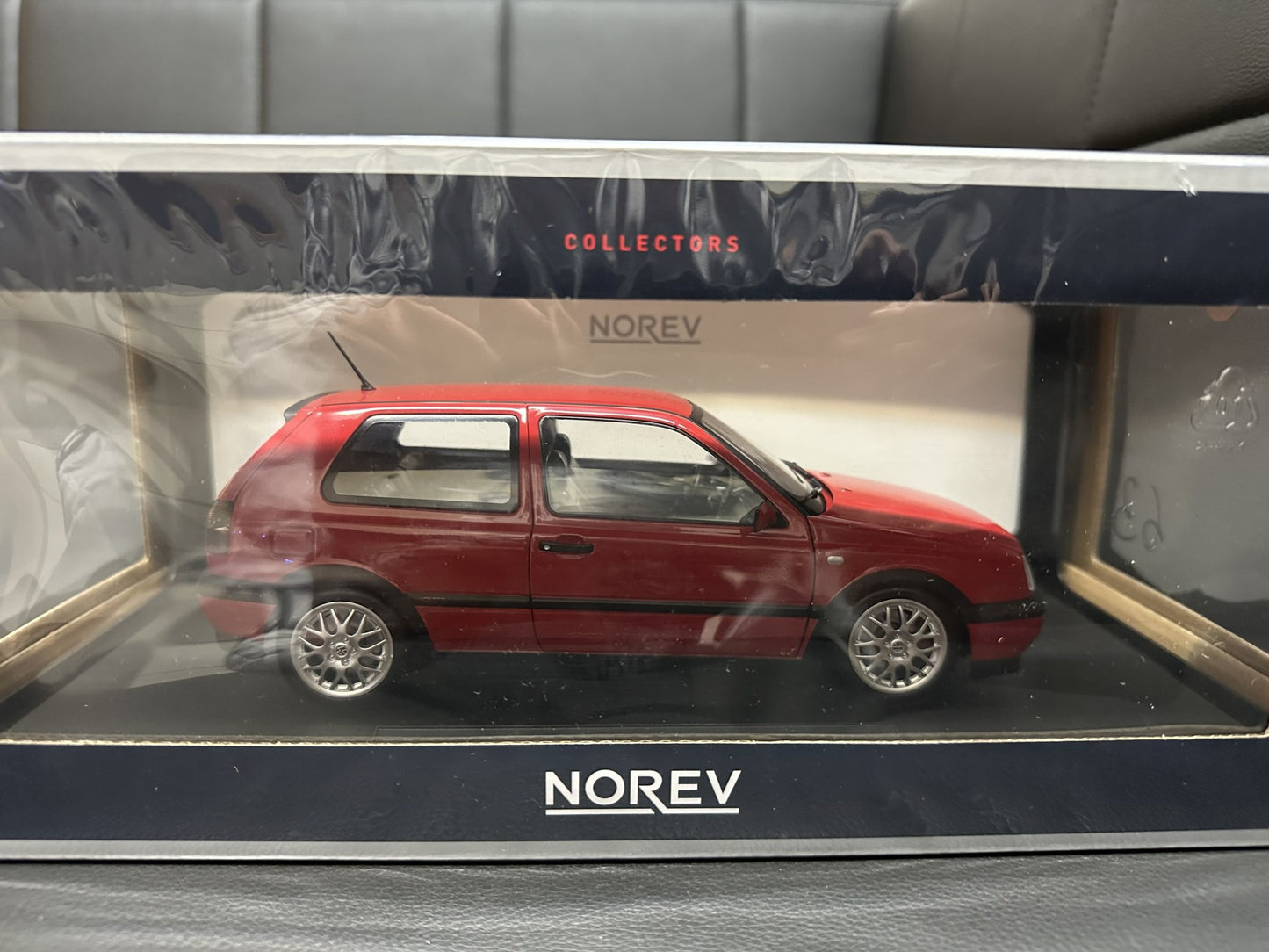 Volkswagen Golf 3 GTi red 1996 1:18 NOREV 188418 Фолксваген Голф 3 червен
