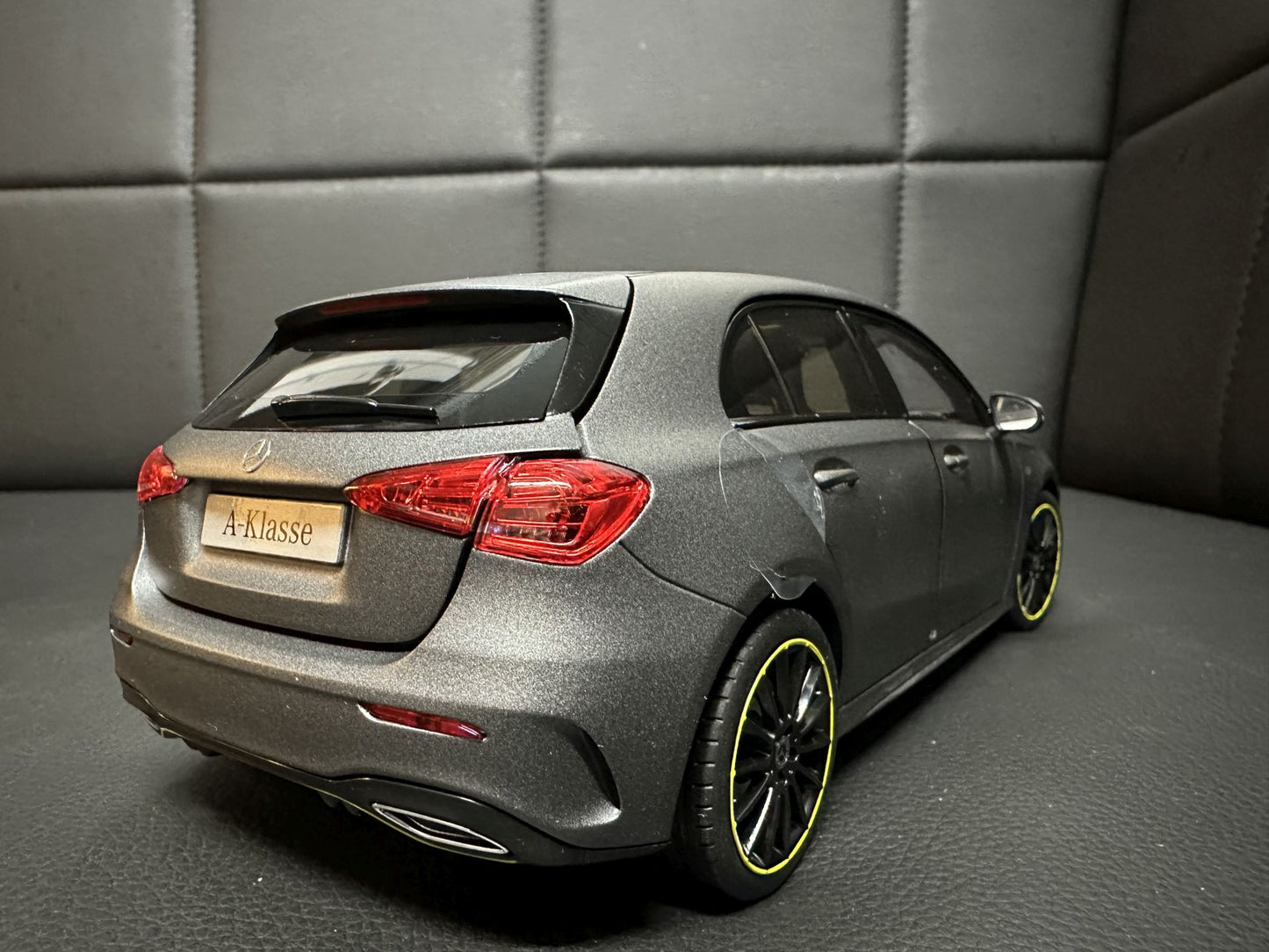 Mercedes Benz A Klasse W177 grey matt 1:18 NOREV B66960428 Мерцедес Бенц А Класа сив мат