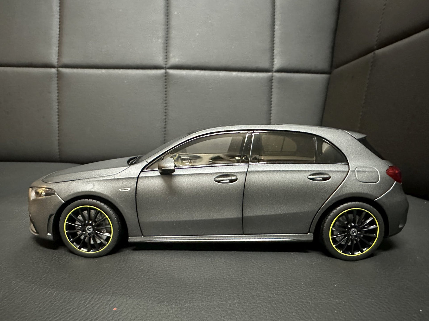 Mercedes Benz A Klasse W177 grey matt 1:18 NOREV B66960428 Мерцедес Бенц А Класа сив мат