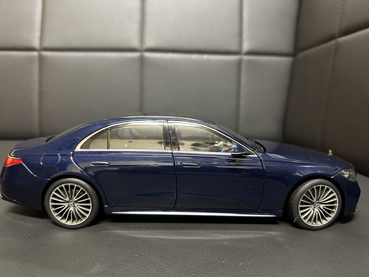 Mercedes Benz S Klasse W223 blue 1:18 NOREV B66960642 Мерцедес Бенц С Класа син