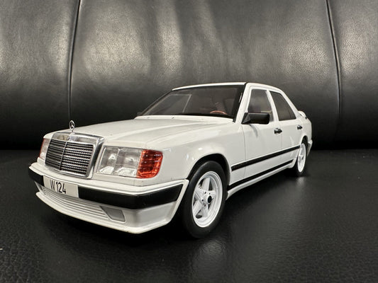 Mercedes Benz E Klasse Tuning 1986 W124 white 1:18 Modelcar MCG18343 Мерцедес Бенц Е Класа 1986 бял