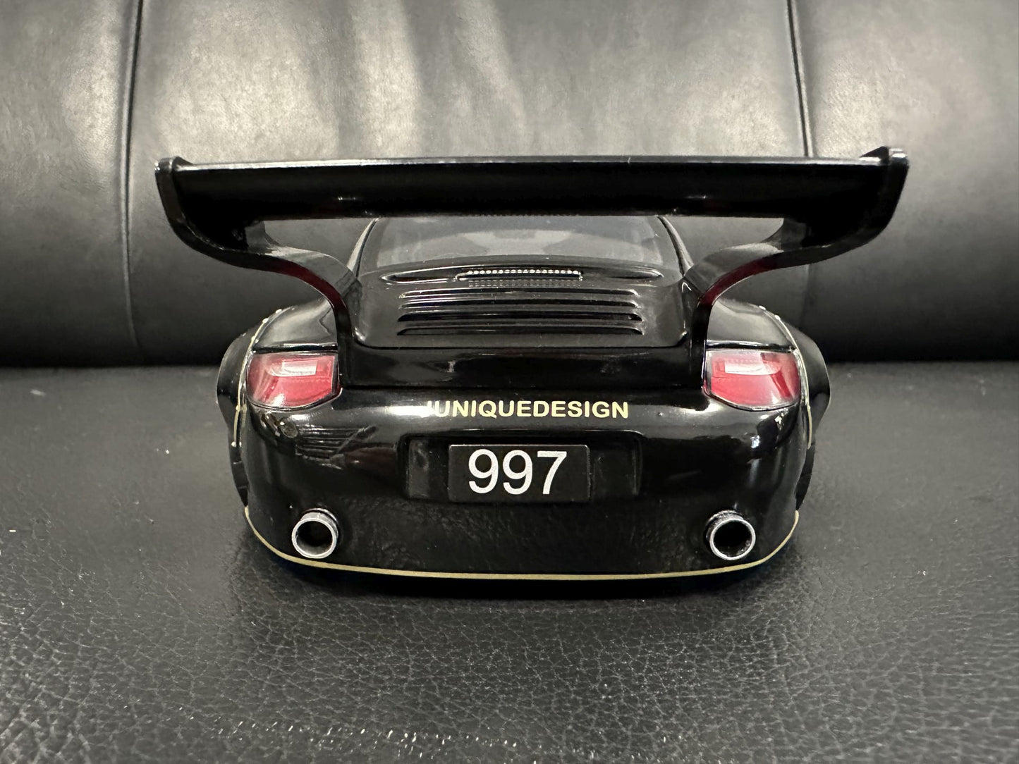 Porsche 997 John Player Special black 2020 1:18 Modelcar MCG18326 Порше 997 черен