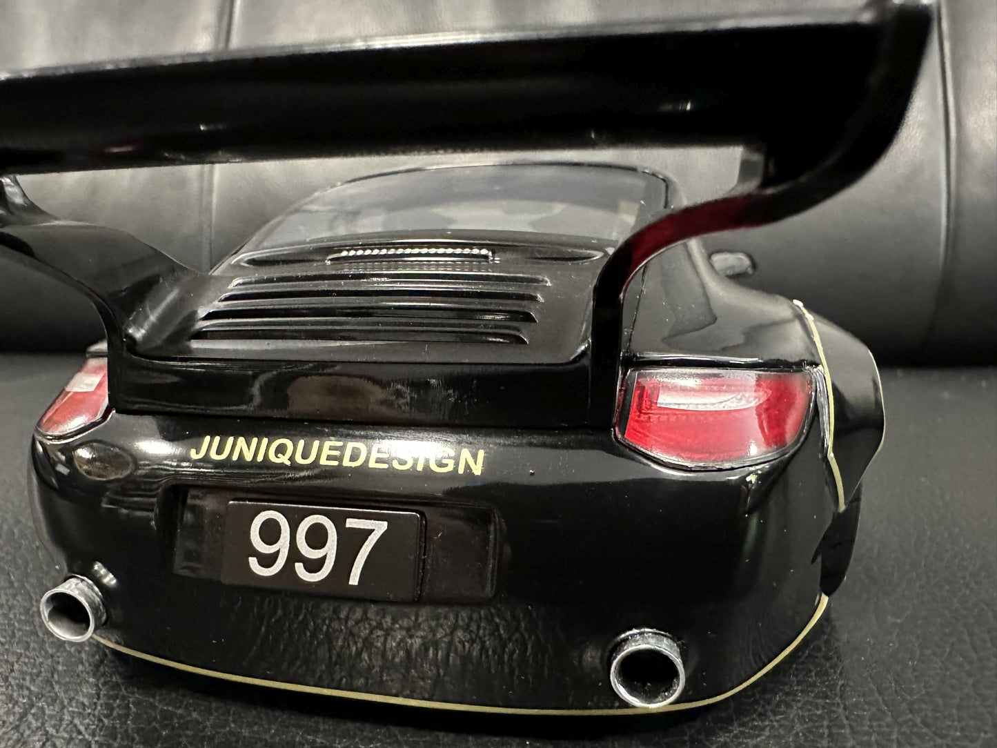 Porsche 997 John Player Special black 2020 1:18 Modelcar MCG18326 Порше 997 черен