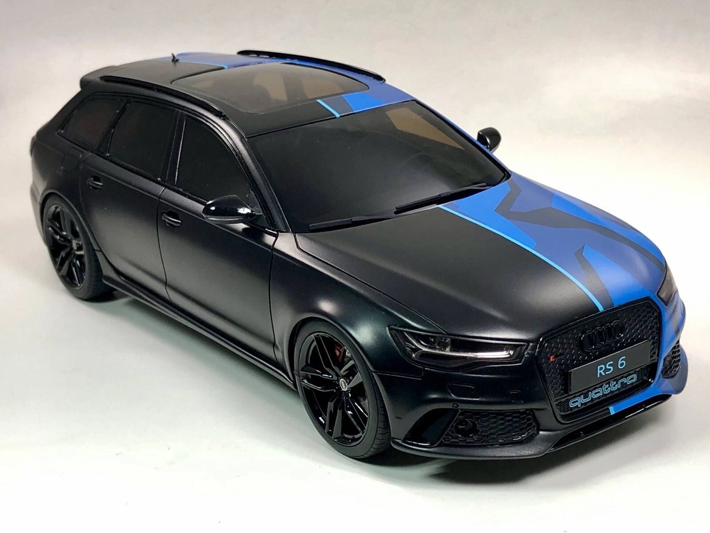 Audi RS6 4G Camouflage Resin Kombi blue/black Limitiert 314/1500 1:18 GT Spirit GT799 Ауди РС6 син/черен Комби Лимитирана