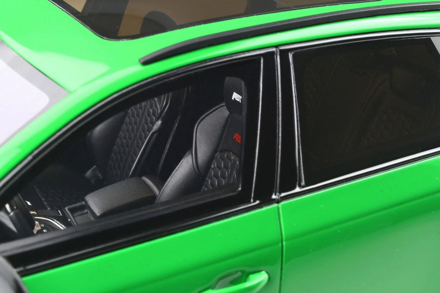 Audi RS4 ABT Kombi green Limitiert 1:18 GT Spirit GT789 Ауди РС4 АБТ зелен Комби Лимитирана