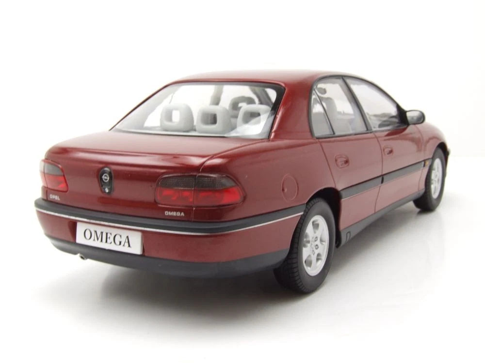 Opel Omega B 1996 red  1:18 Triple 9 Опел Омега Б 1996 бордо