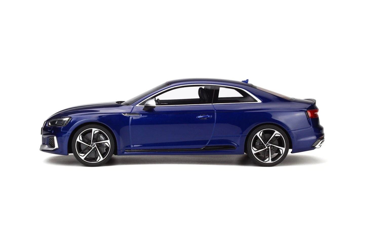 Audi RS5 Coupe blue Limitiert 1:18 GT Spirit GT062 Ауди РС5 син Лимитиран