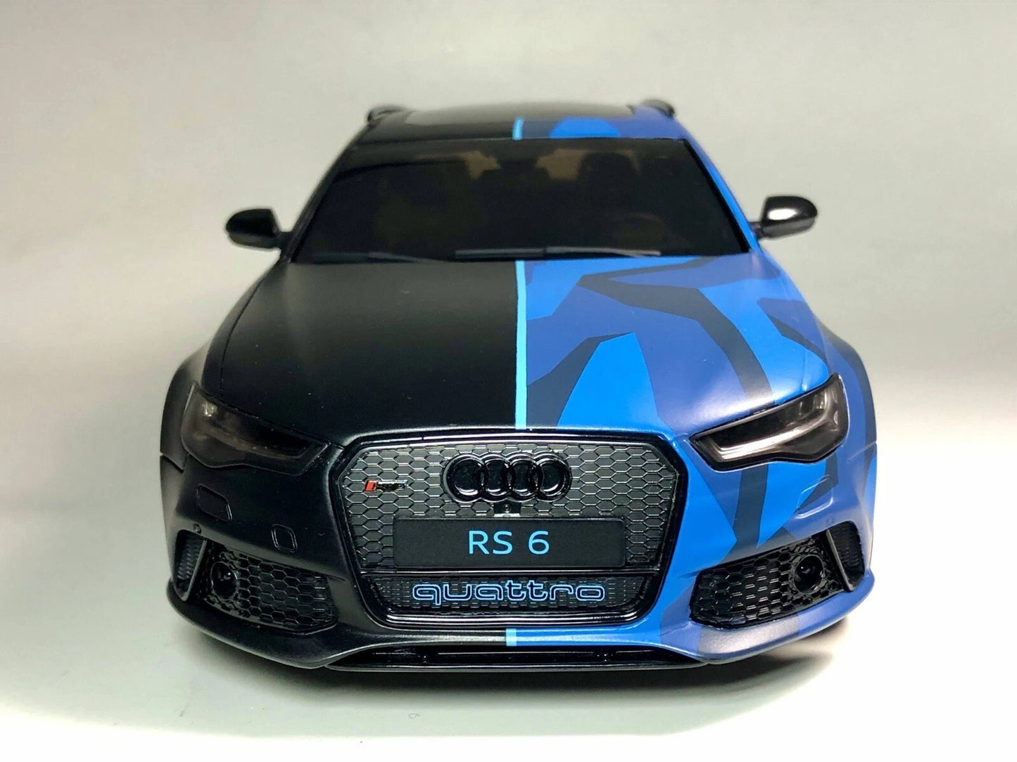 Audi RS6 4G Camouflage Resin Kombi blue/black Limitiert 314/1500 1:18 GT Spirit GT799 Ауди РС6 син/черен Комби Лимитирана