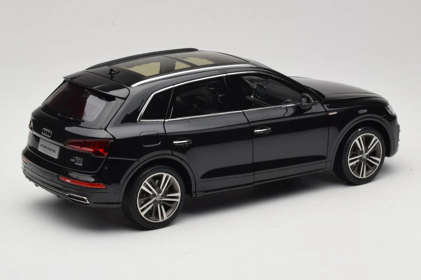 Audi Q5L FY black 1:18 Paudi 00023Q5L2018 Ауди черен